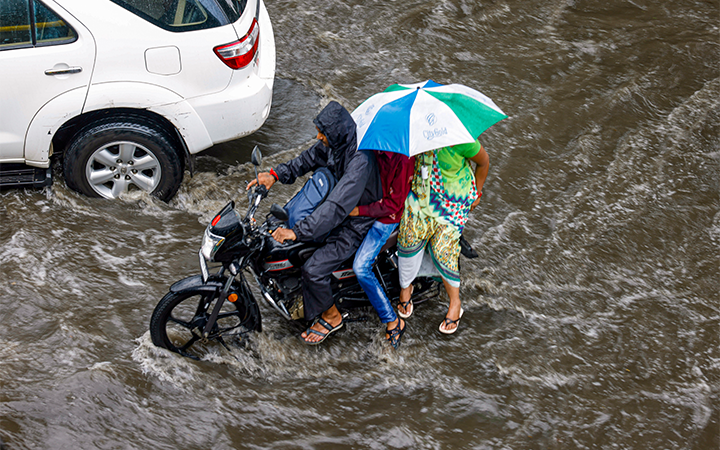 Intense Rainfall and Strong Wind Warnings Issued for Gujarat and Maharashtra: IMD Advises Caution