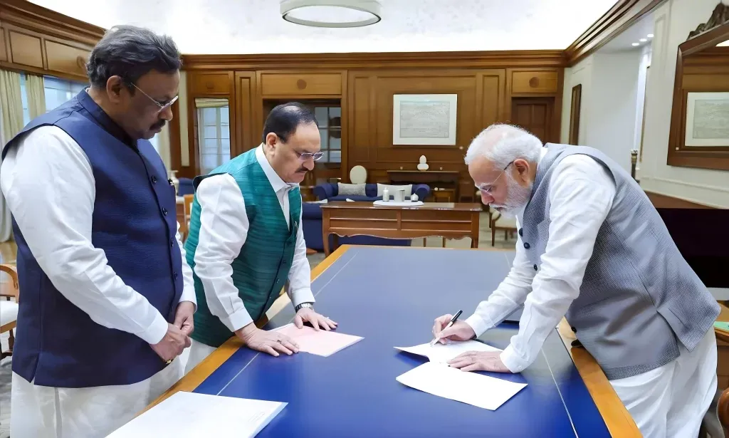 PM Modi Becomes First Active Member of BJP