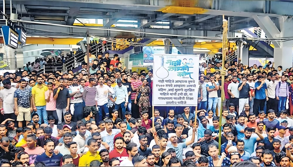 Mumbaikars Unite in ‘Wear Your White’ Protest for Better Local Train Services post image