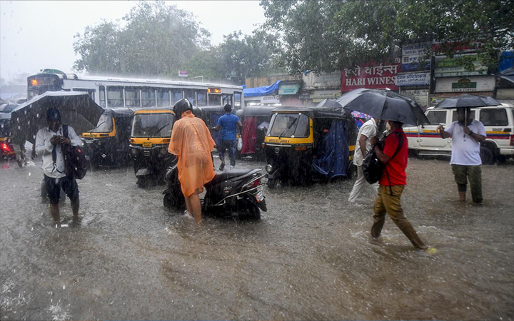 Mumbai Hit by Heavy Rainfall: Local Transport and Flights Disrupted